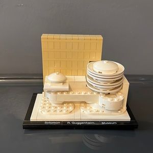 Solomon R. Guggenheim Museum Retired Lego 20014